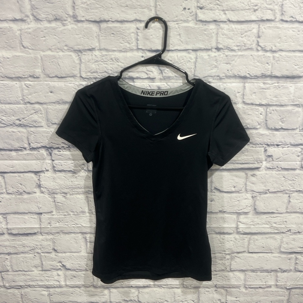Nike Pro Black V-Neck Dri-FIT Training Top | Women’s Medium🖤
